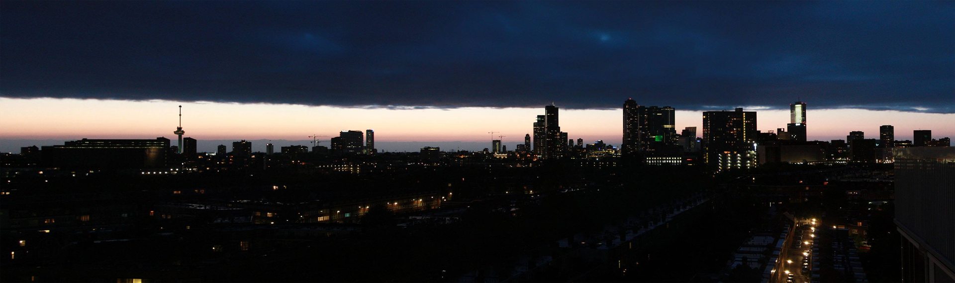 Rotterdamse skyline als brede headerafbeelding